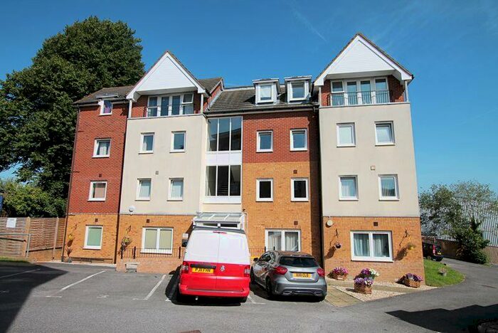 2 Bedroom Flat To Rent In Bastins Close, Park Gate, SO31