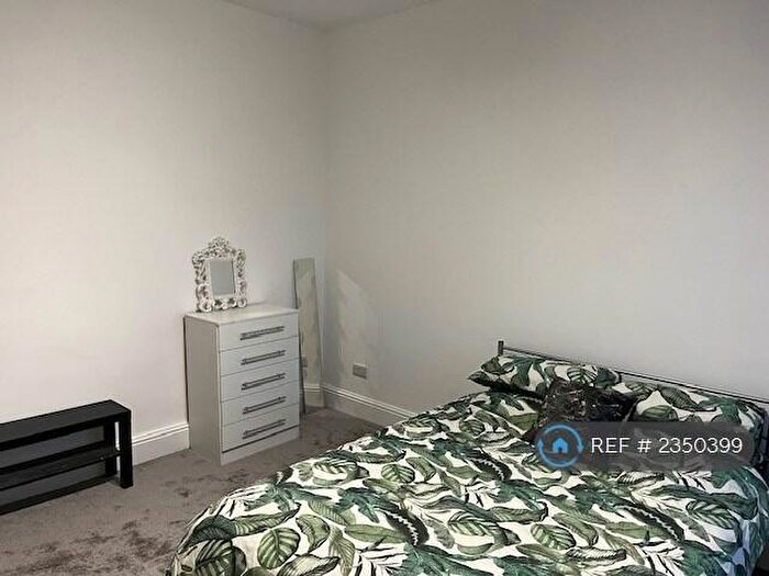 1 Bedroom Flat To Rent In West Didsbury, Manchester, M20