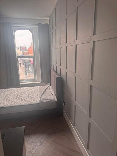 3 Bedroom Flat For Sale In Seven Kings, Ilford Essex, London, IG3