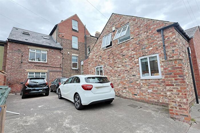 4 Bedroom Maisonette To Rent In Heaton Place, Newcastle Upon Tyne, NE6