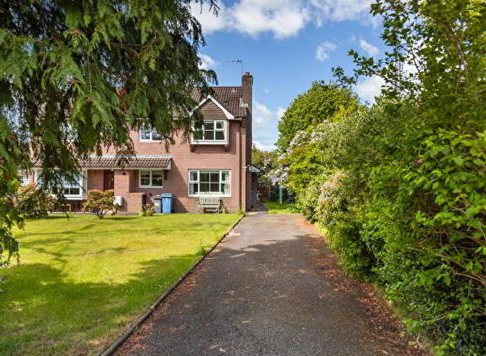2 Bedroom Terrace House For Sale In Sandringham Mews, Belfast, BT5