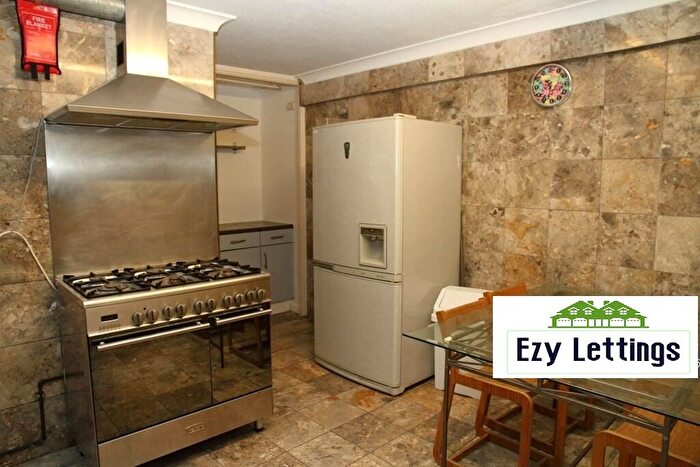 4 Bedroom Maisonette To Rent In East Street, London, SE17