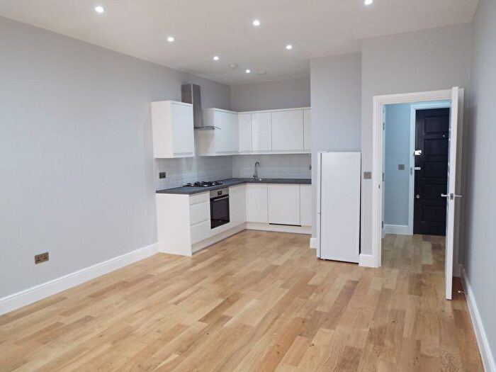 1 Bedroom Flat To Rent In Fishponds Road, Wokingham, RG41