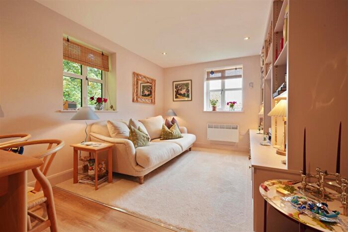 2 Bedroom Apartment For Sale In Sheafside Apartments, Archer Mews, S8