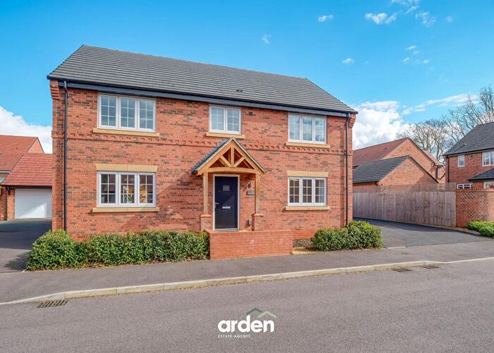 4 Bedroom Detached House For Sale In Pastures Drive, Tidbury Green, B90