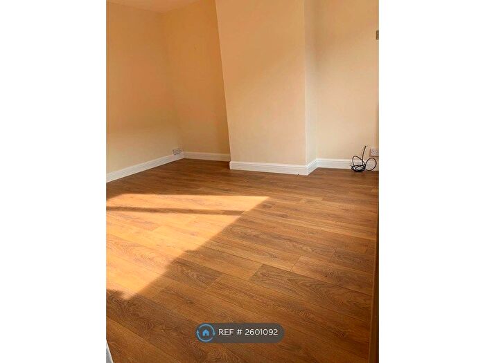 2 Bedroom End Of Terrace House To Rent In Hastings Road, Northampton, NN2