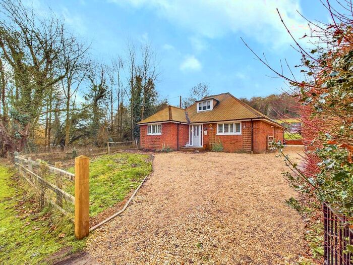 3 Bedroom Detached Bungalow For Sale In Immaculately Presented - Bryants Bottom, Great Missenden, HP16