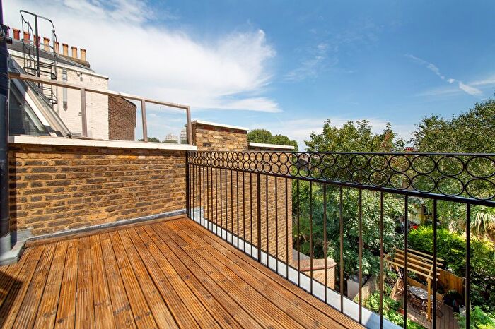 2 Bedroom Flat To Rent In Clapham Road, Clapham, SW9