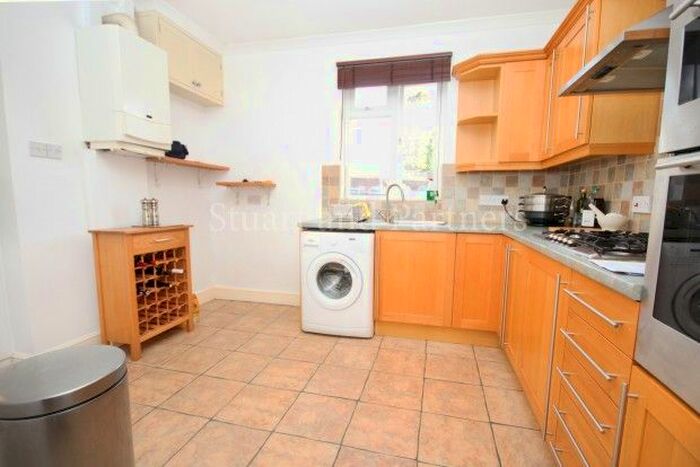 3 Bedroom Maisonette To Rent In South Road, Haywards Heath, RH16