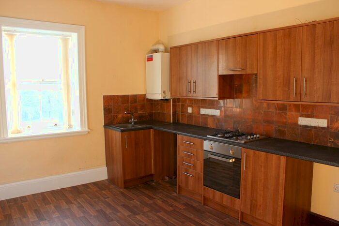 2 Bedroom Flat To Rent In Market Square, Brampton, CA8