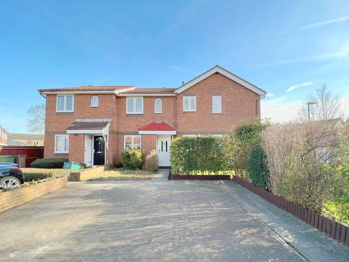 2 Bedroom Terraced House To Rent In Cotswold Way, Worcester Park, KT4