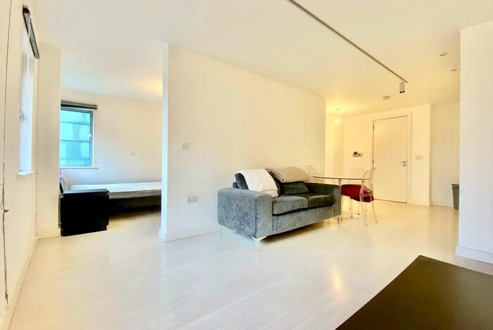 Apartment To Rent In Manor Mills, Ingram Street, Leeds, LS11