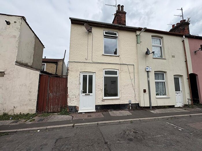 2 Bedroom End Of Terrace House For Sale In Alma Road, Lowestoft, Suffolk, NR32
