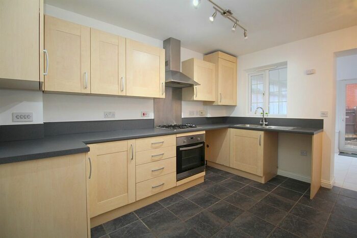 4 Bedroom End Of Terrace House To Rent In Threadcutters Way, Shepshed, LE12