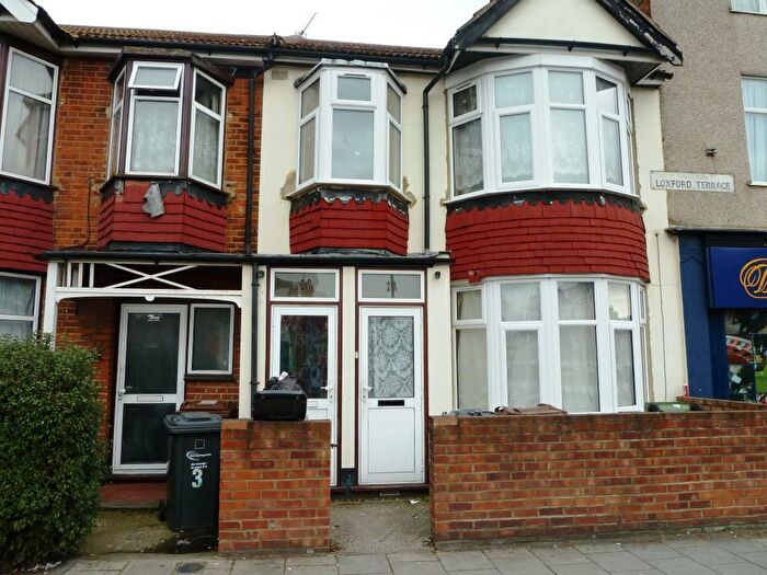2 Bedroom Flat To Rent In B Loxford Terrace Barking Essex, IG11