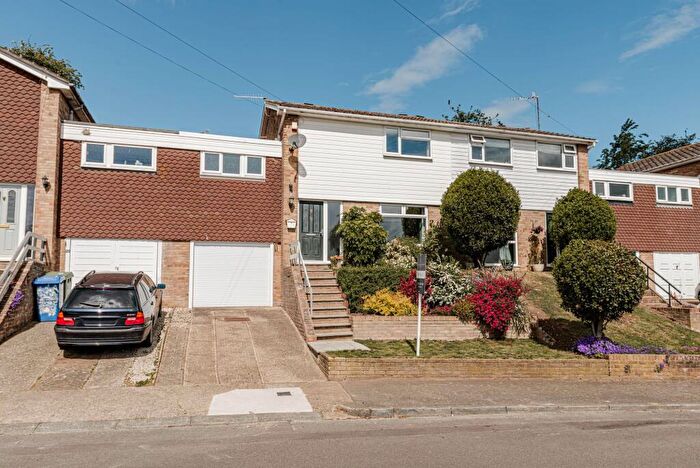 4 Bedroom Terraced House For Sale In Stonebridge Way, Faversham, ME13
