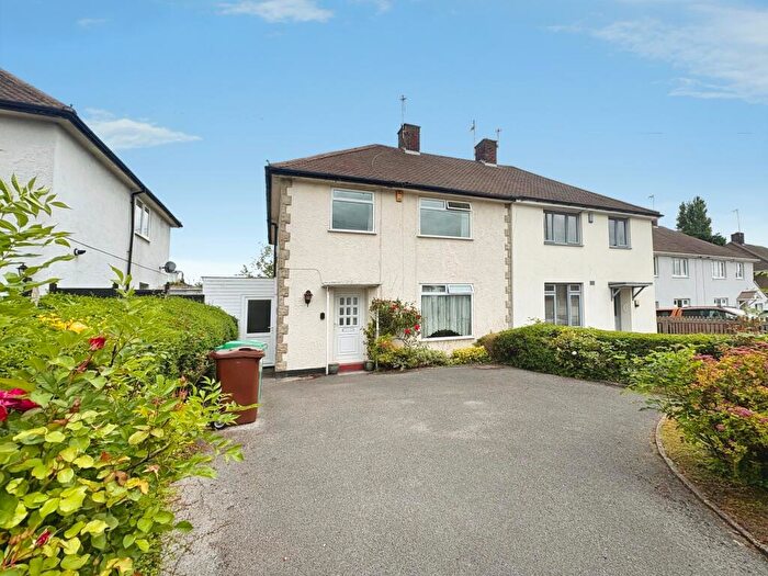3 Bedroom Semi Detached House For Sale In Glaisdale Drive West, Nottingham, NG8