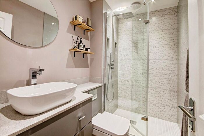 2 Bedroom Flat For Sale In Lowes Wynd, Nevilles Cross, Durham, DH1