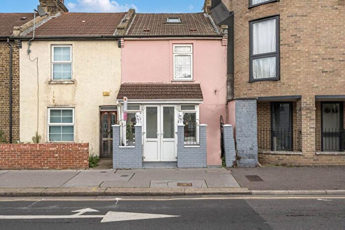 4 Bedroom Terraced House To Rent In Mitcham Road, Croydon, CR0