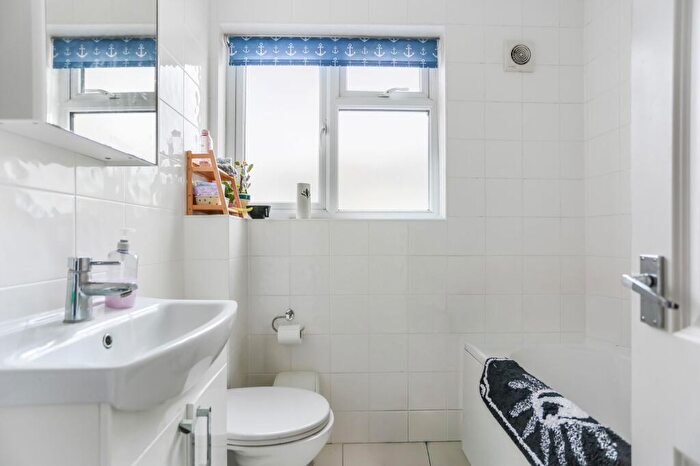 2 Bedroom Flat To Rent In Church Road, Portslade, BN41