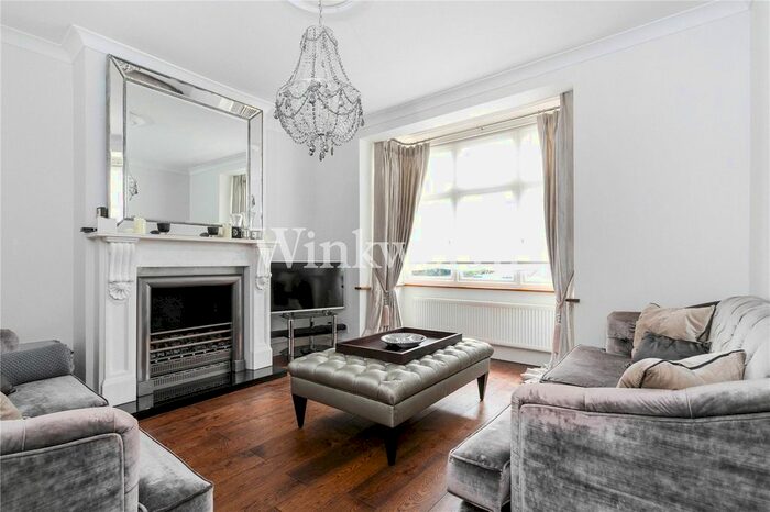 3 Bedroom Semi-Detached House To Rent In Edenbridge Road, Enfield, EN1