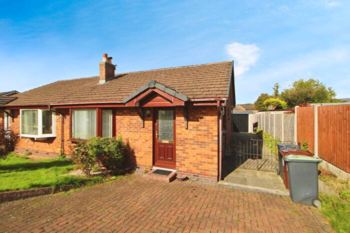 2 Bedroom Bungalow For Sale In Wiltshire Drive, Glossop, Derbyshire, SK13