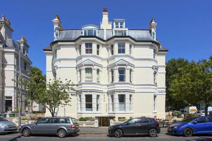 3 Bedroom Flat To Rent In Clifton Crescent, Folkestone, CT20
