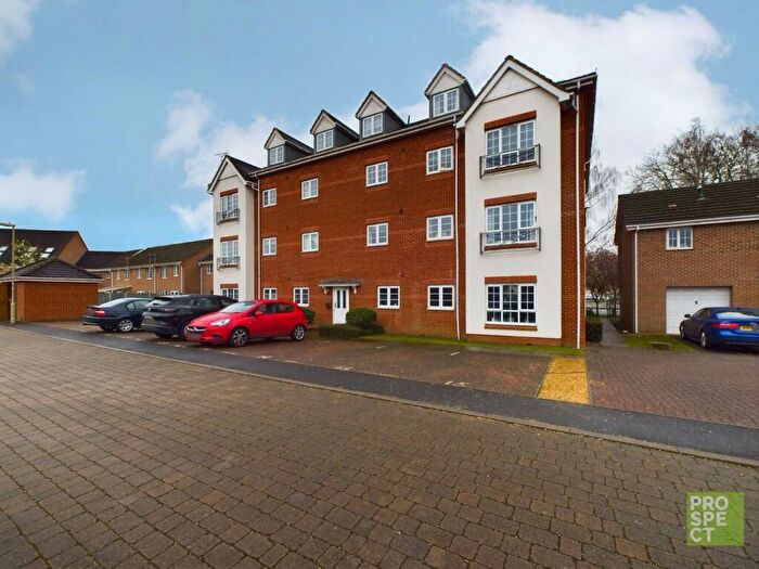 2 Bedroom Apartment For Sale In Squirrel Court, Aldershot, Hampshire, GU12