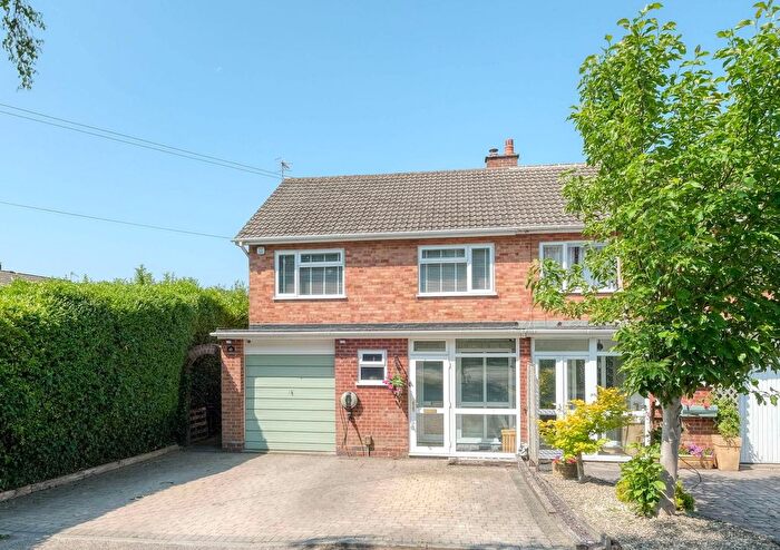 3 Bedroom Semi Detached House For Sale In Birmingham Road, Marlbrook, B61