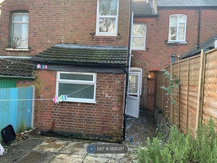 3 Bedroom Terraced House To Rent In Richmond Hill, Luton, LU2
