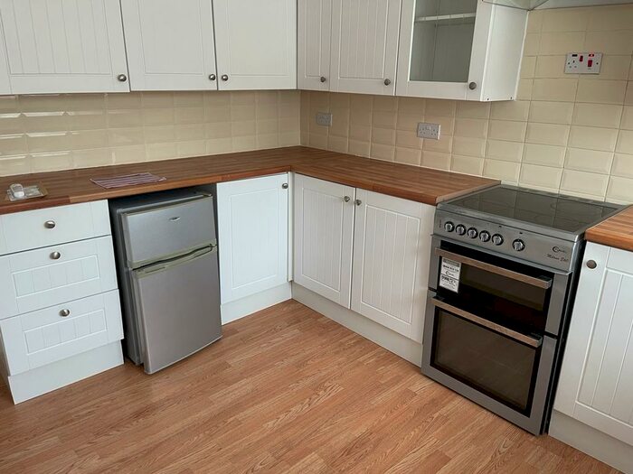 2 Bedroom Maisonette To Rent In The Hive, Northfleet, DA11