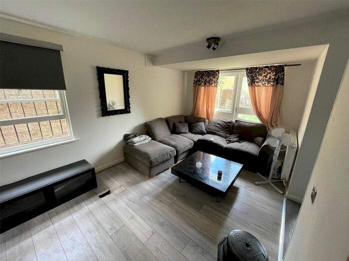 1 Bedroom Flat To Rent In Richmond Road, Hackney, London, E8