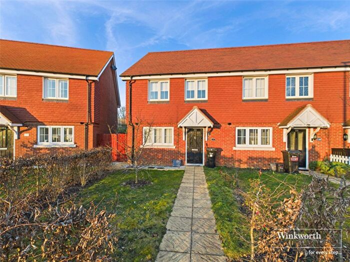 2 Bedroom End Of Terrace House To Rent In Oak Avenue, Wokingham, Berkshire, RG40