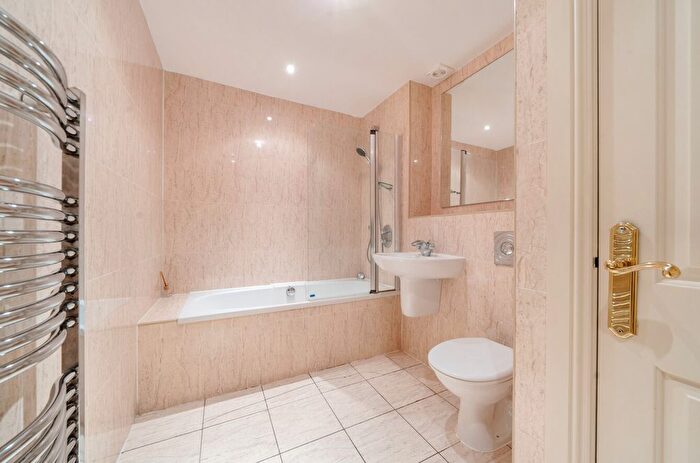 2 Bedroom Flat For Sale In Eton Court, Roseville Avenue, Harrogate, North Yorkshire, HG1