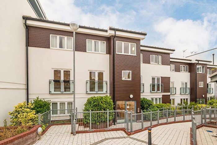 1 Bedroom Flat For Sale In Stane Grove, Stockwell, SW9