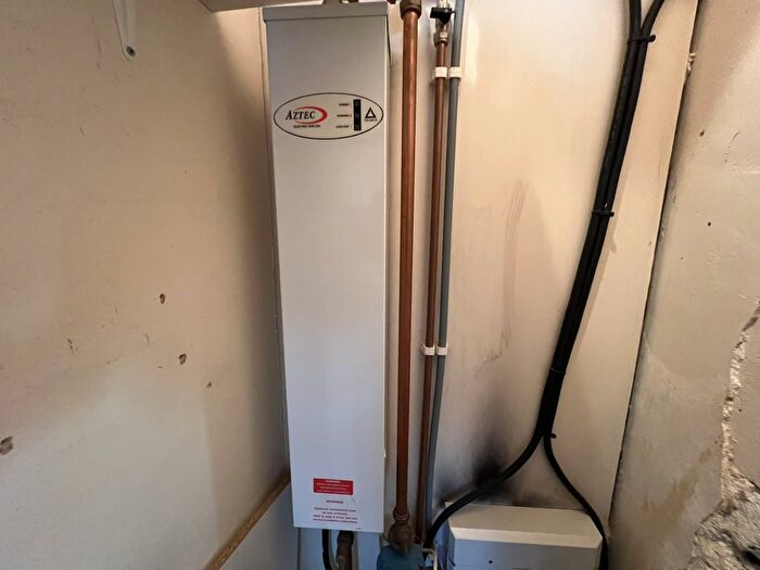 2 Bedroom Flat To Rent In Wellfield Road, Carmarthen, Carmarthenshire, SA31