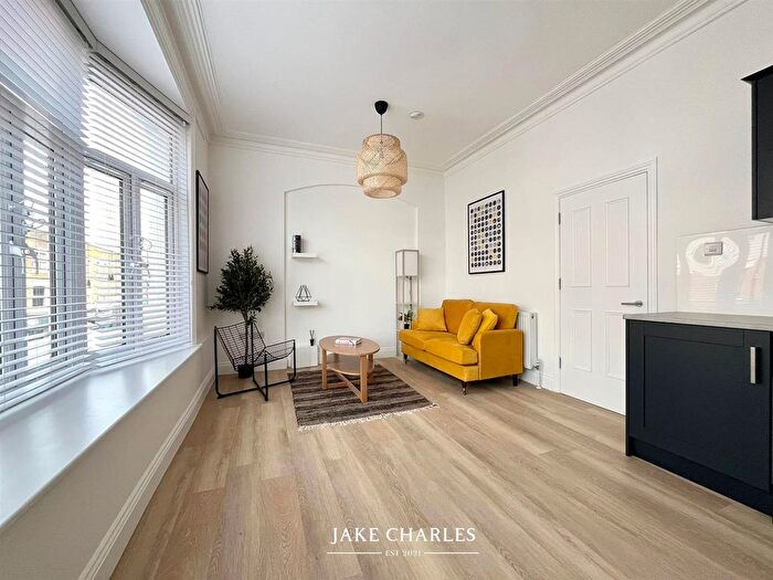 1 Bedroom Flat To Rent In High Street, Hornsey, London, N8