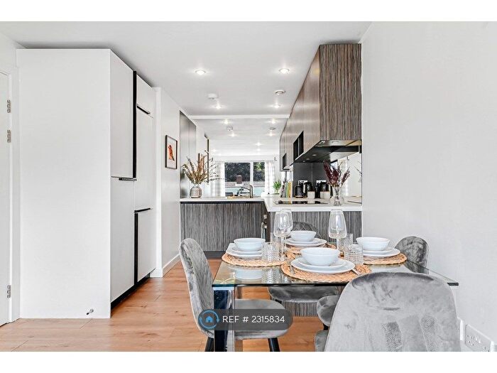 1 Bedroom Flat To Rent In Augustine House, London, SE13