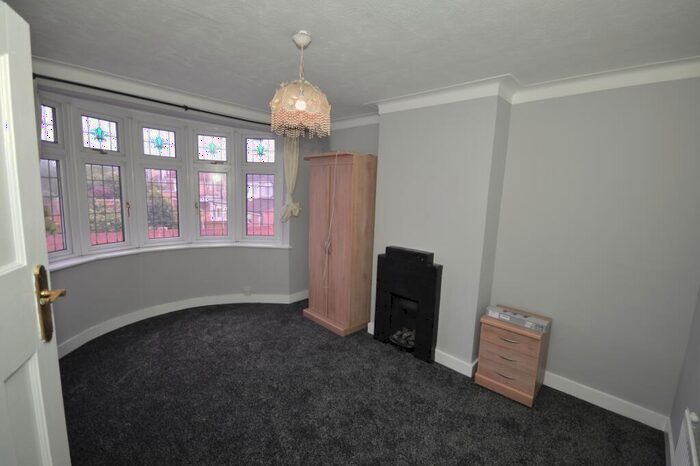 4 Bedroom Terraced House To Rent In Reynolds Avenue, Romford, Essex, RM6