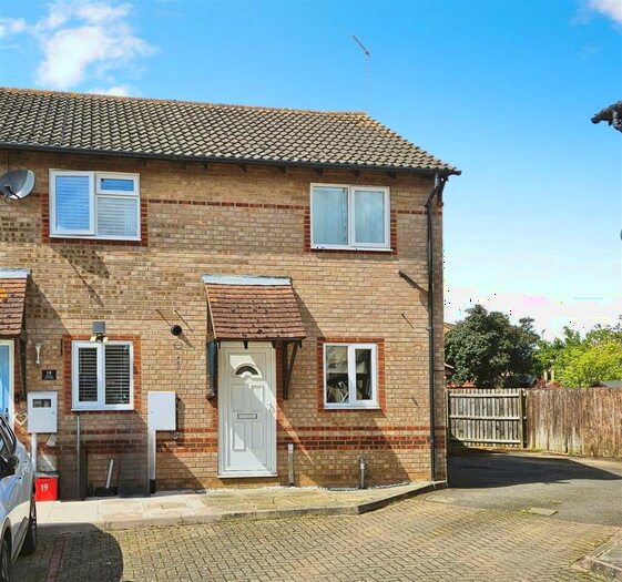 2 Bedroom Terraced House To Rent In Wilton Road, Kettering, Northamptonshire, NN15