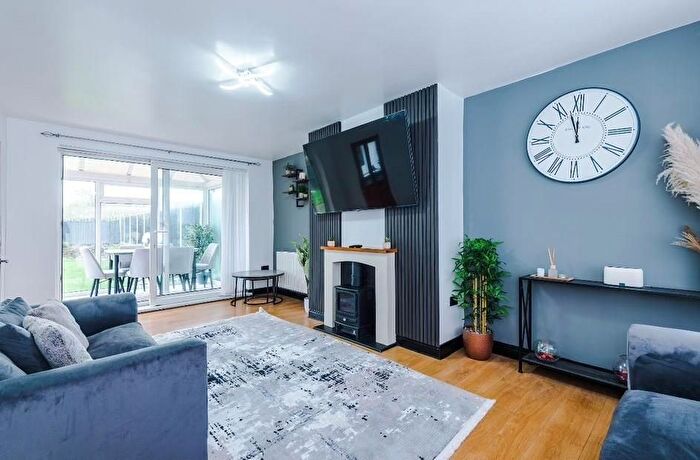 3 Bedroom Semi-Detached House To Rent In Rake Lane, Swinton, Manchester, M27