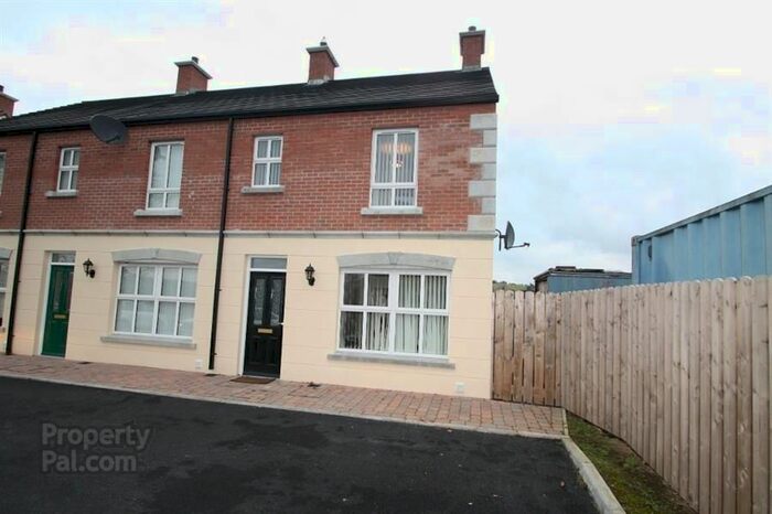 3 Bedroom Town House To Rent In Riverview Heights, Ballynahinch, BT24