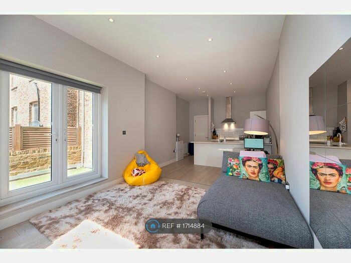 2 Bedroom Flat To Rent In Mattock Lane, London, W13