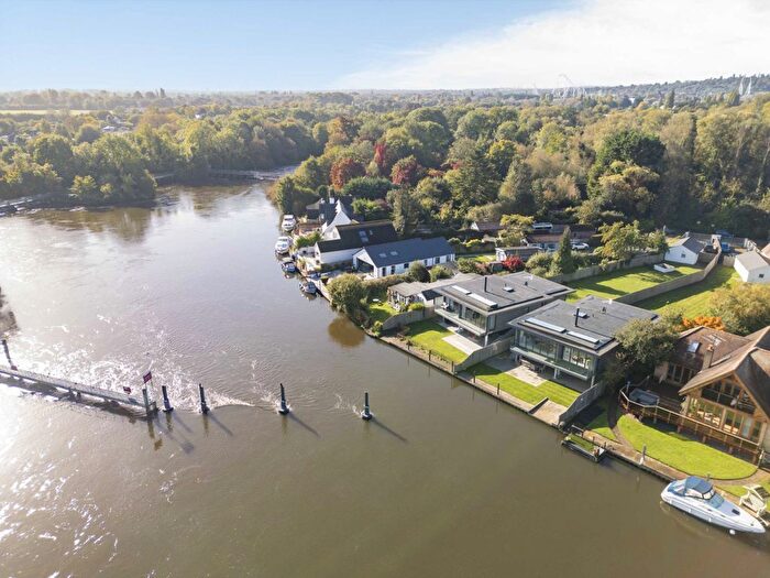 3 Bedroom Detached House To Rent In Riverside, Staines, TW18