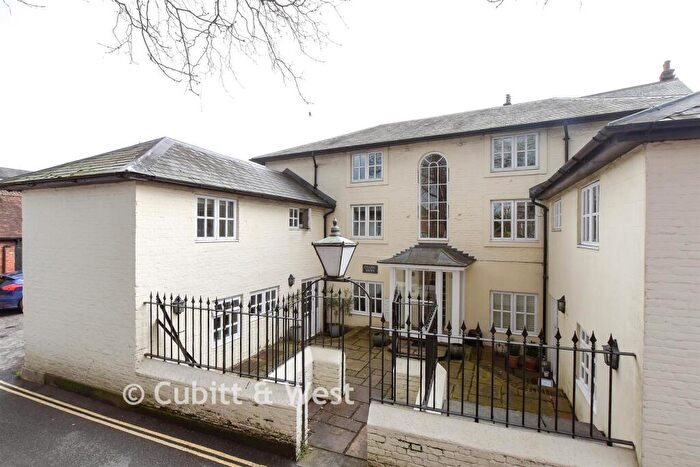 2 Bedroom Apartment For Sale In Church Street, Dorking, Surrey, RH4