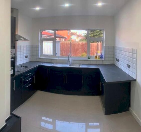 3 Bedroom Semi-Detached House To Rent In Irving Road, Solihull, B92