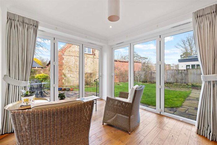 5 Bedroom Detached House For Sale In Russell Way, Petersfield, GU31