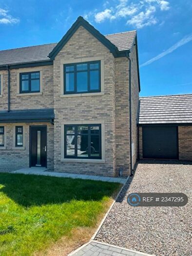 3 Bedroom Semi-Detached House To Rent In Coulson Croft, Gilberdyke, Brough, HU15