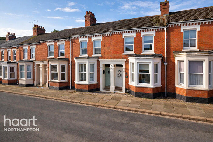 3 Bedroom Terraced House For Sale In Edinburgh Road, Northampton, NN2