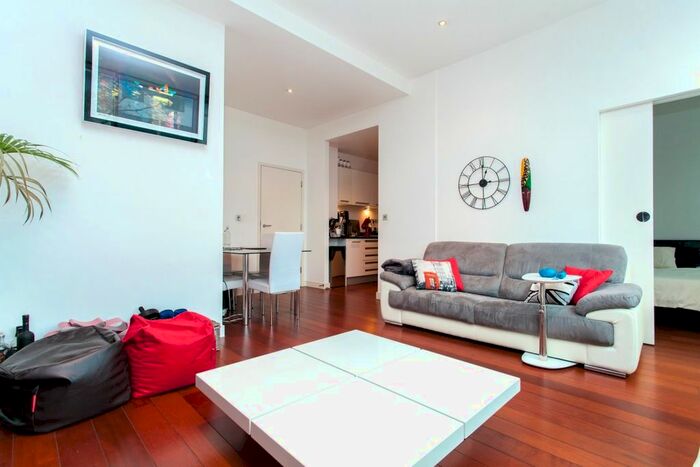 2 Bedroom Flat For Sale In Pentonville Road, Angel, N1